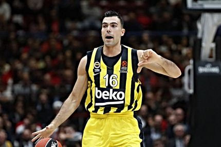 Κώστας Σλούκας: 10 υπερβολικά οργισμένες αντιδράσεις Τούρκων για το πανό του Κεμάλ