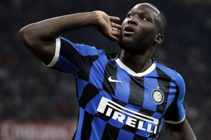 Τα Χριστούγεννα του Λουκακού είναι μαύρα. Και μπλε