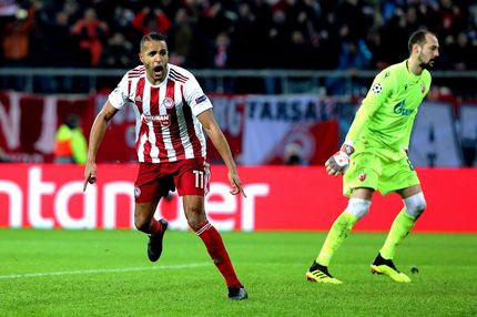 Ο Ελ Αραμπί δεν άφησε κανέναν να πλησιάσει στο πέναλτι