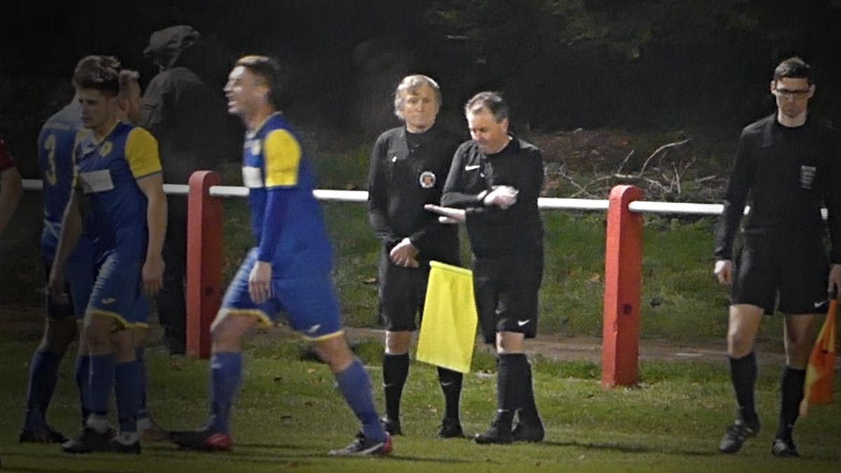 Στην Αγγλία διεκόπη οριστικά αγώνας λόγω καυγά παικτών. Στην Hellenic League