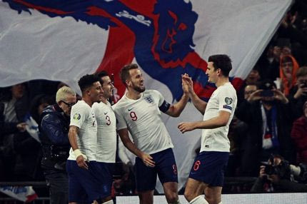 Μια 11άδα των Άγγλων που δεν σηκώνει ούτε κούπα τσαγιού