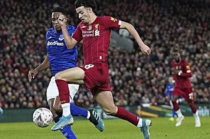 H ακραία βρετανική(;) προφορά του Κέρτις Τζόουνς που δίχασε το σύμπαν