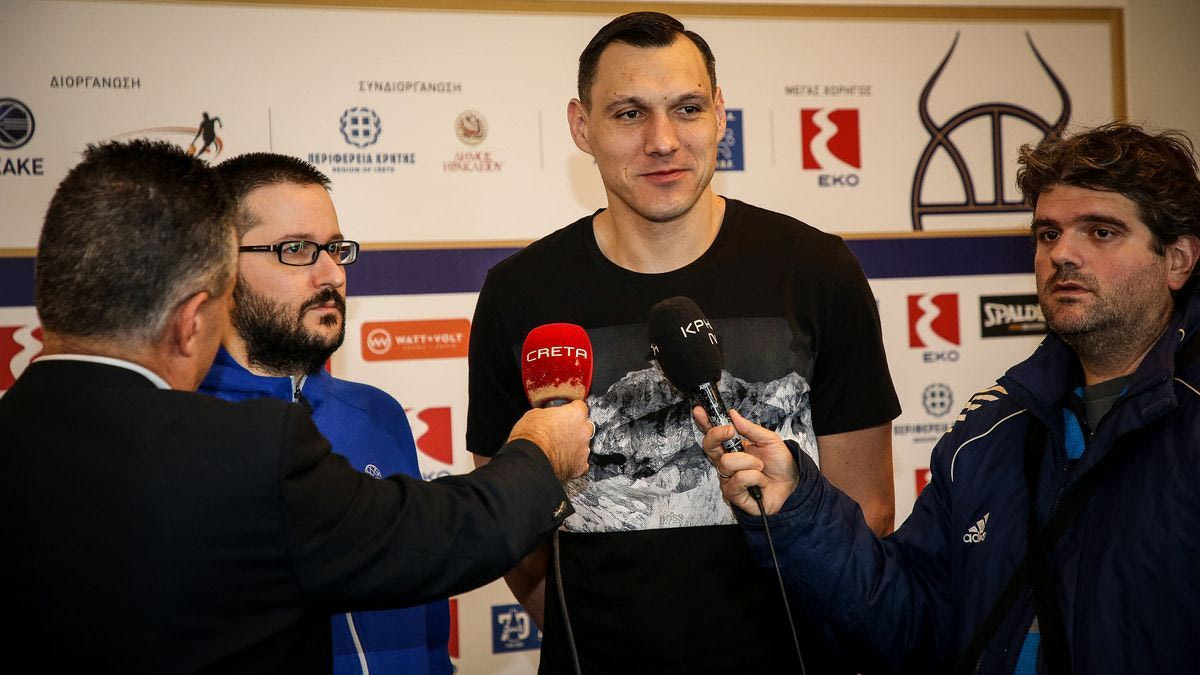 Ο Ματσιούλις τίμησε τα ελληνικά… γαλλικά σε συνέντευξη του