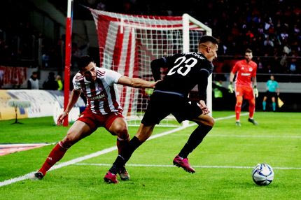 Super League: Τα δύο σενάρια για την επανέναρξη