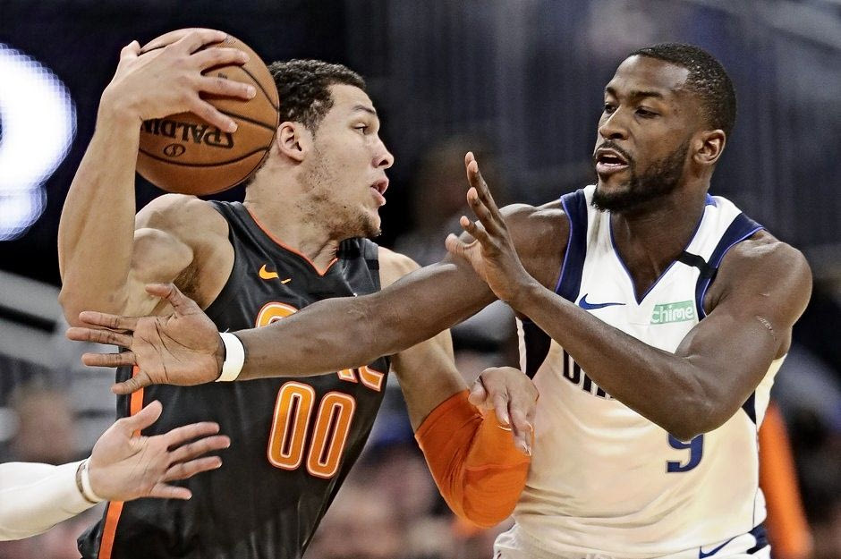 O Μάικλ Κιντ-Γκίλχριστ έπαιξε άμυνα και στους 5 αντιπάλους, στην ίδια φάση