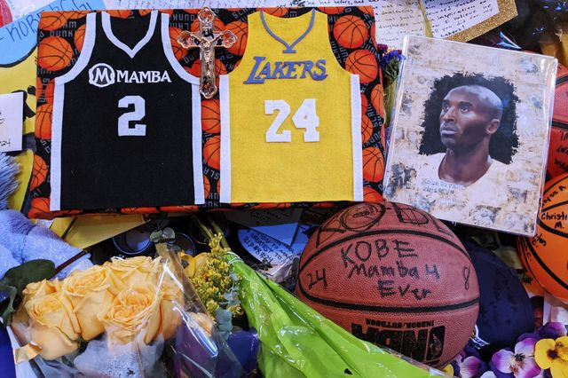 O Dr. Dre φτιάχνει μια hip hop προσευχή για τον Κόμπε Μπράιαντ