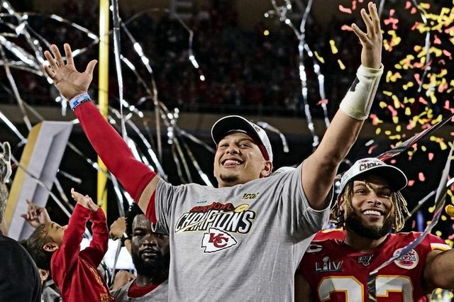 Ο Πάτρικ Μαχόμς είναι o σταρ που έψαχνε απεγνωσμένα το NFL