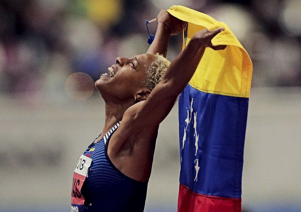 Η Γιουλιμάρ Ρόχας απέχει 7 εκατοστά από το άπιαστο