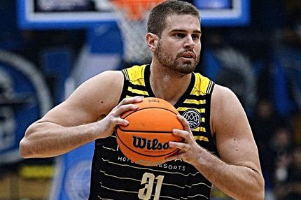 Ο Γιώργος Μπόγρης φροντίζει να μην μας λείψει η διασκέδαση