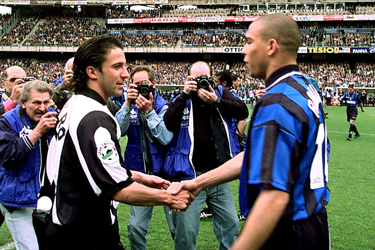 Ψηφοφορία οπαδών για τους κορυφαίους των 90s πήγε (πολύ) στραβά