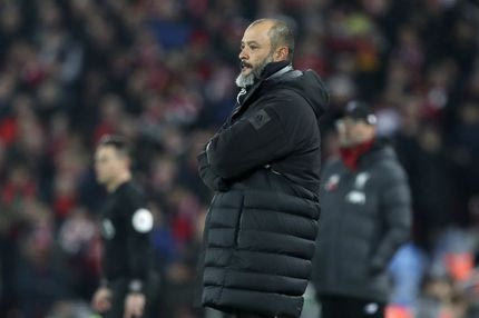 To φουσκωτό μπουφάν του Νούνο κερδίζει το ματς του πιο καλοντυμένου προπονητή