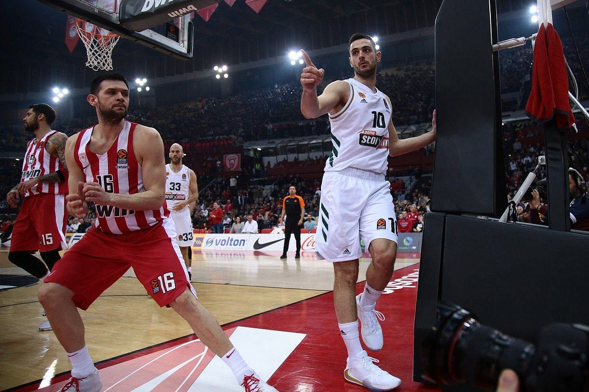 Ολυμπιακός-Παναθηναϊκός: Οι 40 πιο απολαυστικές φωτογραφίες του ντέρμπι