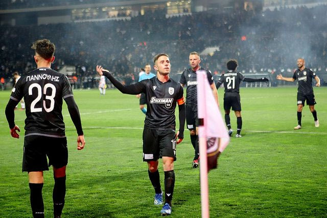 Οι Τούρκοι ψάχνουν τον Πέλκα σε φωτογραφία ύμνο για τη χώρα και τον Κεμάλ