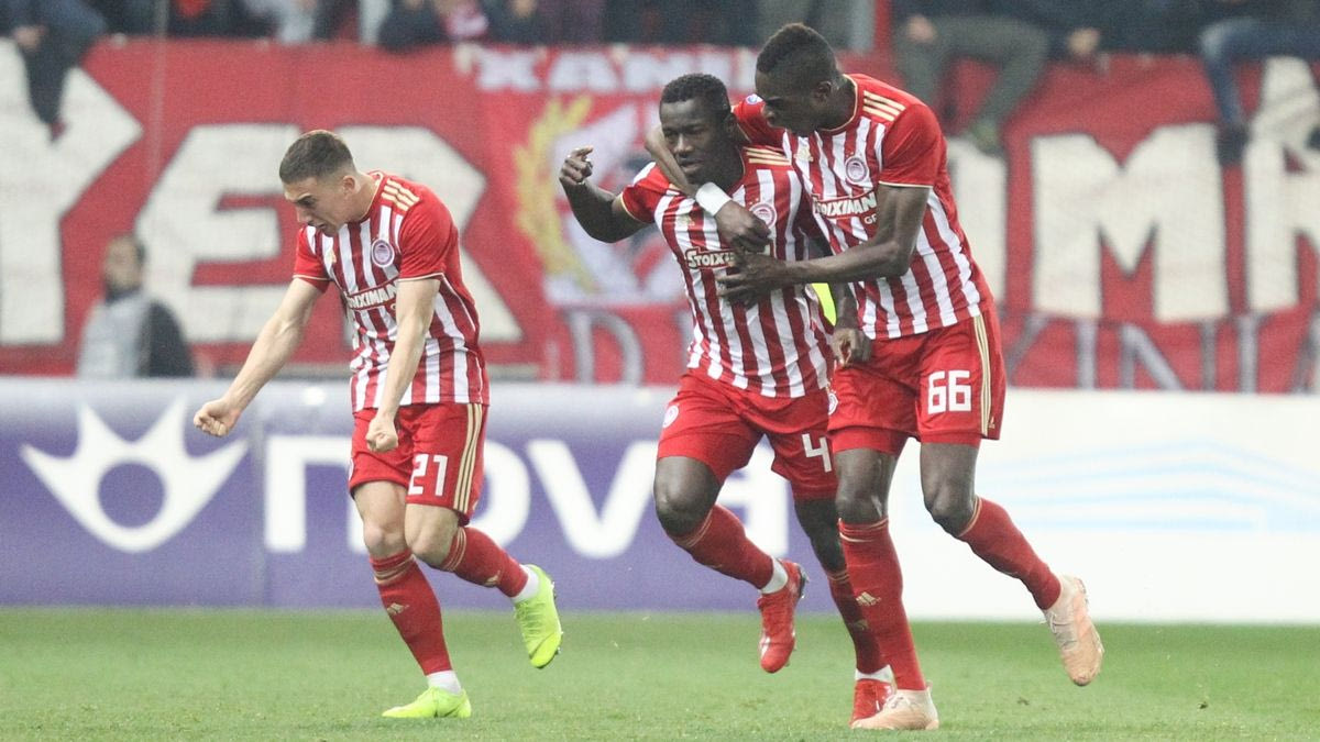 Ο Μαρινάκης ανέβασε τον Ολυμπιακό στην Premier League πριν τη Νότιγχαμ