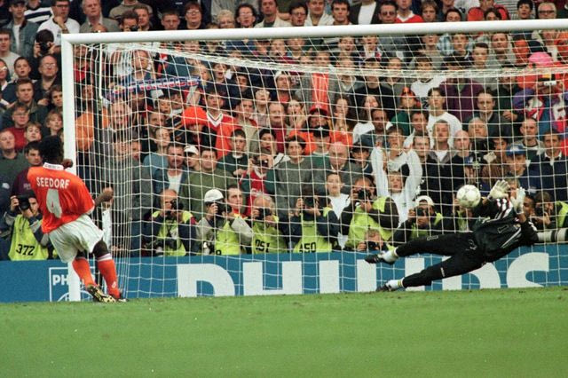 Euro ’96, ημέρα 14: Το 18λεπτο ξόρκι του Ντουγκαρί στον Ζέεντορφ