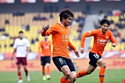 Η Γουχάν Ζαλ παίζει ποδόσφαιρο ξανά έπειτα από 104 μέρες εξορίας