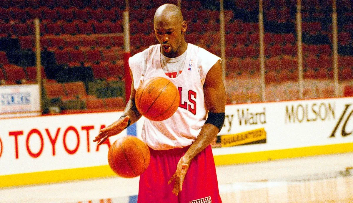 Πώς να φτιάξεις μόνος σου την πιο σπάνια φόρμα προπόνησης του NBA