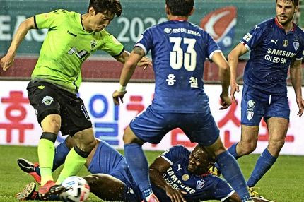 Στη Νότια Κορέα ‘έπεσαν’ κορμιά στην πρεμιέρα της K-League