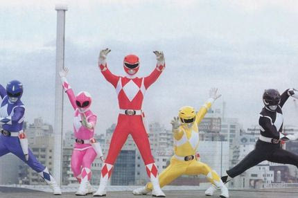 Τα νέα sneakers της Nike έπαθαν Power Rangers