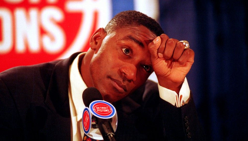 Ο Αϊζάια Τόμας έχει βάλει 43 πόντους στους Λέικερς με το δεξί πόδι να σέρνεται