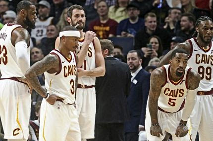 Ο JR Σμιθ γιόρτασε -με ξύλο- την επέτειο από το choke των 2018 NBA Finals