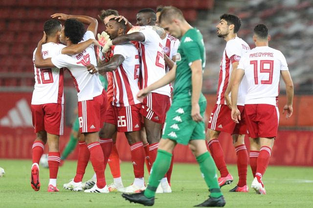 Ολυμπιακός-Παναθηναϊκός: Ο φάντης με το ρετσινόλαδο σε ντέρμπι αιωνίων