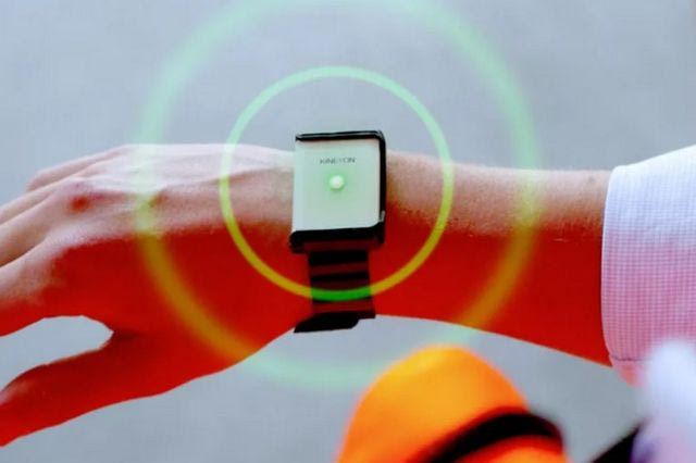 Το περίεργο gadget που θα ορίζει, πιθανόν, τη ‘ζώνη ασφαλείας’ των σταρ του ΝΒΑ εφαρμόζεται ήδη