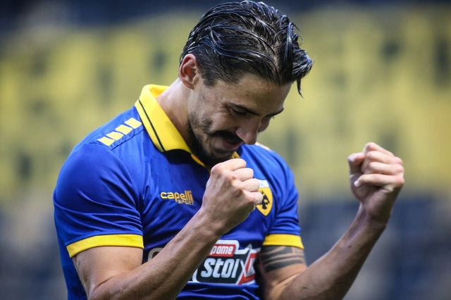 Το μεγαλύτερο καλό του Σιμάνσκι στην ΑΕΚ είναι ο Σιμόες