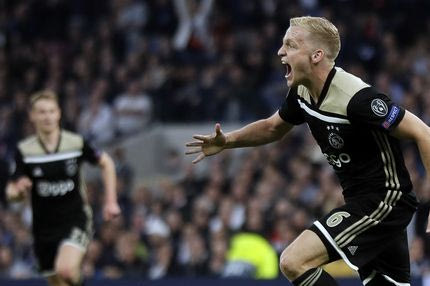 Ο Μπέργκαμπ δεν ήξερε πως ο 10χρονος Φαν ντε Μπεκ θα κλέψει την καρδιά της κόρης του