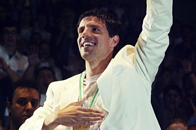 2 ομάδες, 2 πρωταθλήματα με 7 αγώνες στην ίδια σεζόν. Θα τον ζήλεψε ο Τάκης Φύσσας