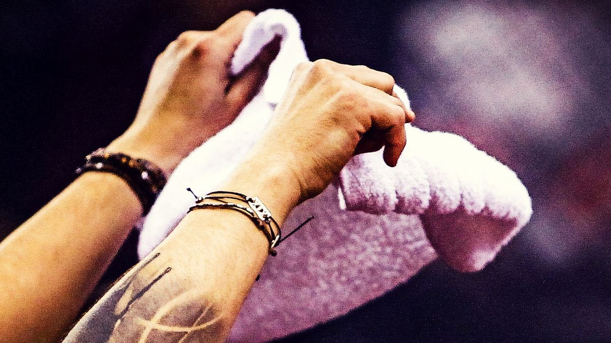 Η λευκή πετσέτα που έγινε λευκή επιταγή σε Σλούκα-Μπαρτζώκα