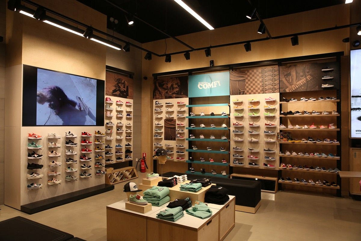 Το ανανεωμένο flagship store της Vans στο The Mall Athens είναι ”Off The Wall”