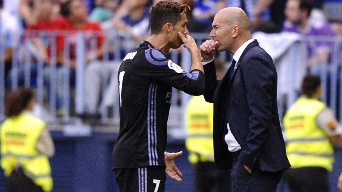 Η θεωρία της σκουληκότρυπας που φέρνει ξανά μαζί Ρονάλντο και Ζιντάν