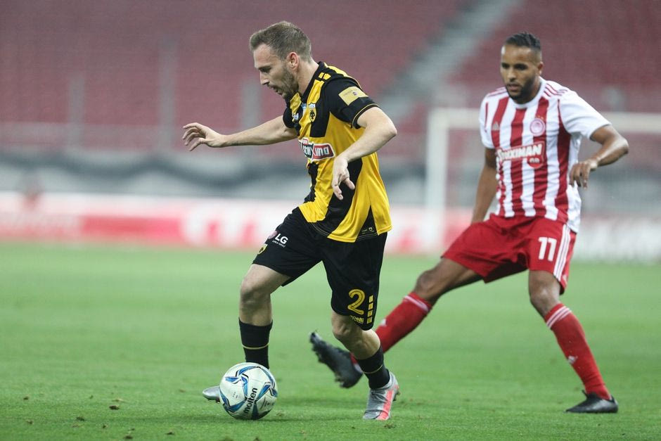 Πρεμιέρα στα πρωταθλήματα, τελικός στο Κύπελλο Ελλάδας