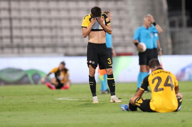 Η ΑΕΚ έμεινε κολλημένη στο φανάρι