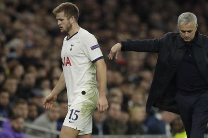 Ο Μουρίνιο κυνήγησε τον Ντάιερ που έδωσε το βραβείο του στο χαρτί τουαλέτας