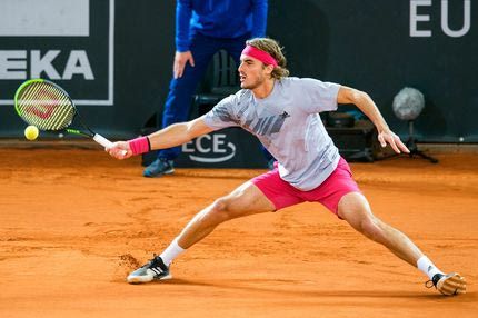 Ο Τσιτσιπάς ψάχνει τον τρόπο στο Παρίσι του Ναδάλ