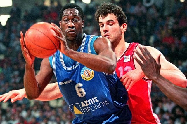 Ήξερες ότι ο Γουόλτερ Μπέρι έχει βάλει 52 πόντους στη Ρεάλ;