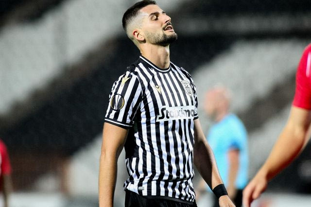 ΠΑΟΚ-Ομόνοια: Ο ‘Δικέφαλος’ γλιστράει στις μπανανόφλουδες του Ολυμπιακού