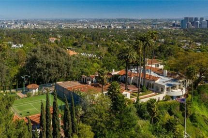 Ο Λεμπρόν Τζέιμς αγόρασε τη βίλα των ονείρων και τη γκρεμίζει