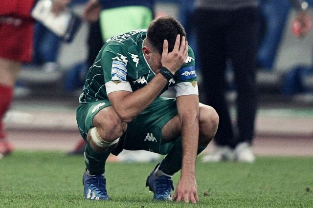 Κάποιος με κόκκινα μάτια να βάλει μια φωνή βρε παιδιά…