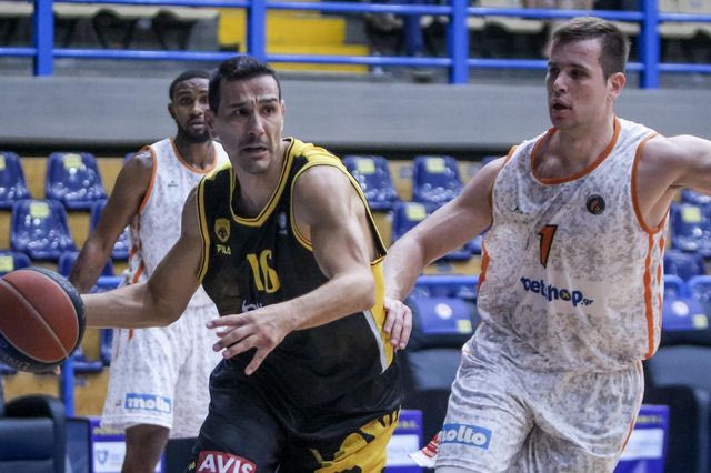 Τα 13 εκατ. της ΕΡΤ και οι πέντε ομάδες χωρίς άδεια