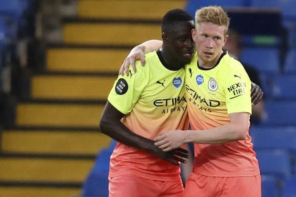 Μεταξύ Ντε Μπράινε και Μεντί ακροβατεί η τύχη του Ολυμπιακού