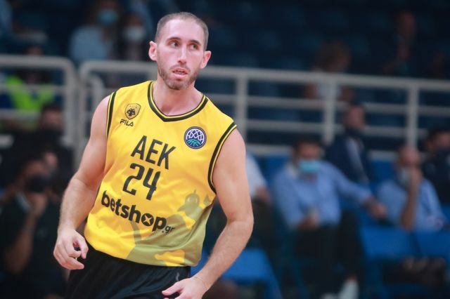 Ο εξωπραγματικά εύστοχος Ματ Λοτζέσκι στο κυνήγι ενός σπάνιου ρεκόρ