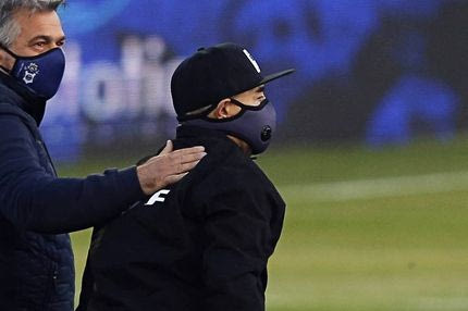 Ο Μαραντόνα νοσηλεύεται γιατί “είναι δύσκολο να είσαι ο Μαραντόνα”