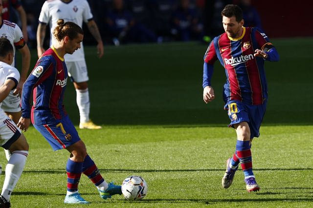 O Μέσι έφερε στη ζωή τον Μαραντόνα και τιμωρήθηκε από τη FIFA