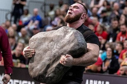 Ο πιο δυνατός άνθρωπος του κόσμου έζησε μετά την απόλυτη ‘άρση θανάτου’