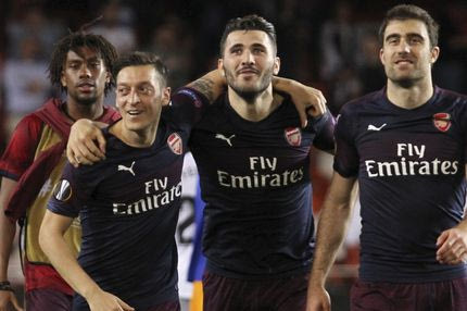 Εζίλ και Παπασταθόπουλος ‘πριονίζουν’ τις μεταγραφές της Άρσεναλ