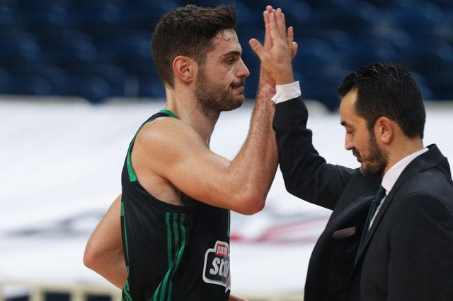 Παναθηναϊκός-Άλμπα: Είχε Πάπες και παπαδοπαίδια