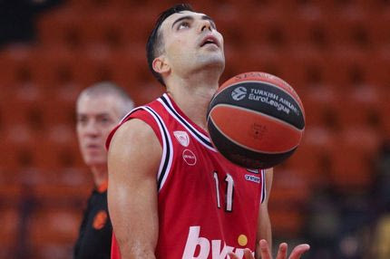 Ολυμπιακός-Βαλένθια: Οι νυχτερίδες βρήκαν ανοιχτή φλέβα